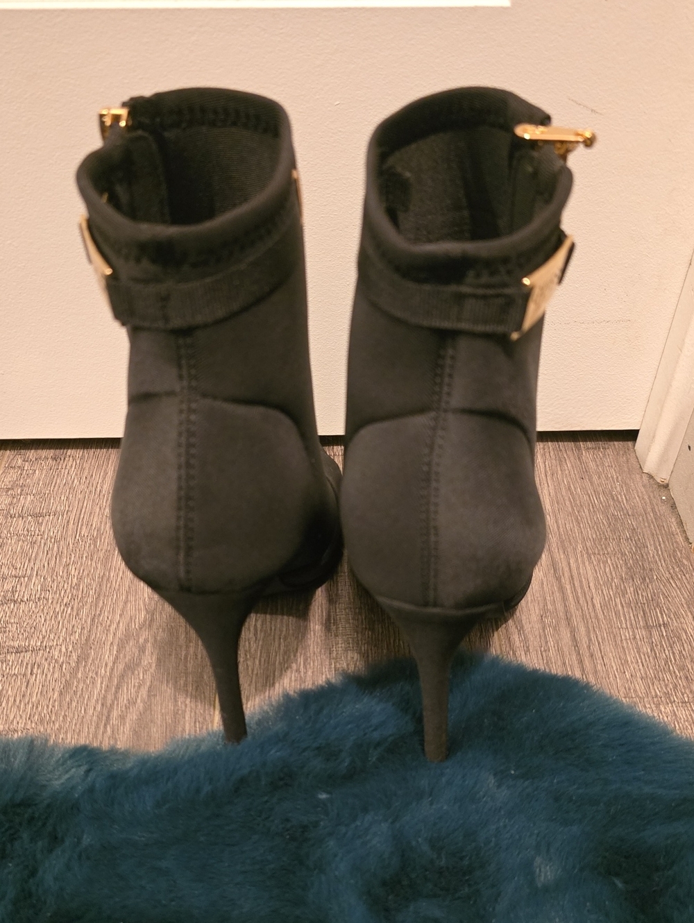 Guess Open Toe Booties - Picture 4 of 6